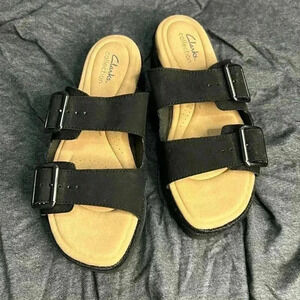 Clark’s women’s black leather sandals 81/2M